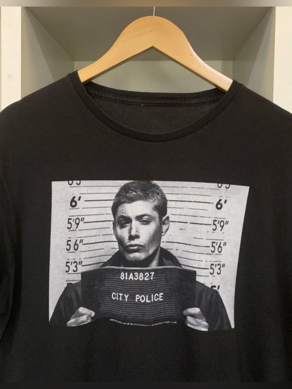 Authentic Supernatural “Dean Mugshot” Black Tee EUC Collectors Item - Picture 12 of 15